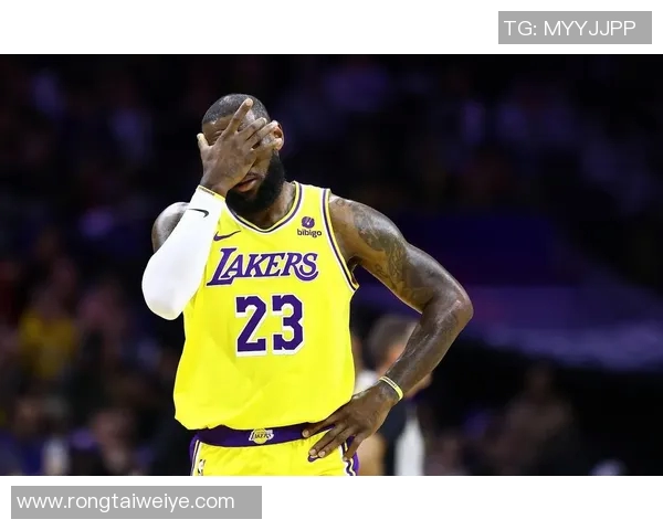 詹姆斯创历史新纪录成为首位4万分1万板1万助球员