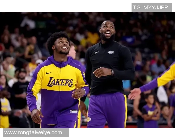 詹姆斯父子同台倒计时布朗尼正式宣布将参加NBA选秀