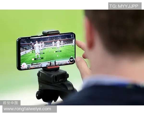 在哪里可以通过手机应用观看足球比赛的直播服务推荐