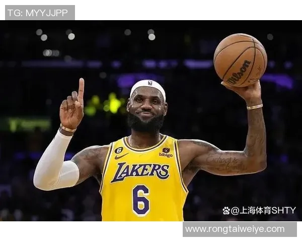 约什史密斯与詹姆斯的巅峰对决谁将成为篮球场上的传奇英雄