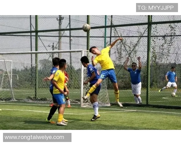 三合中学足球比赛精彩视频直播全程回顾与精彩瞬间分享