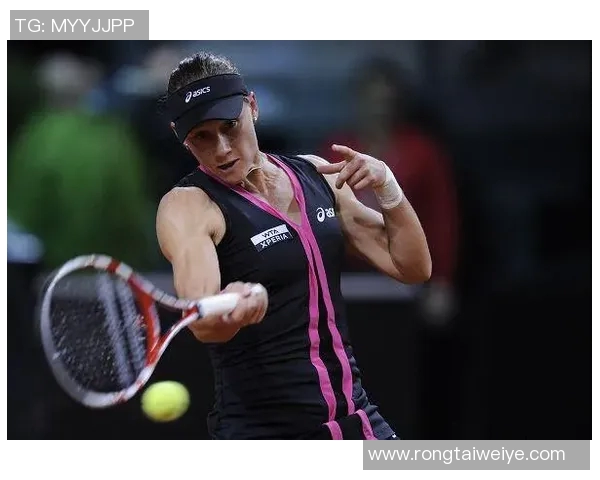 莎拉波娃与斯托瑟激战再续网球场上的巅峰对决引发热议